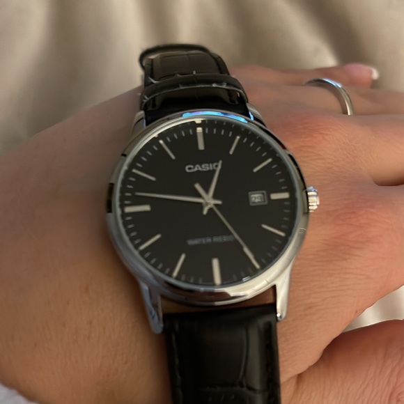 **SOLD ELSEWHERE** Casio - Silver Watch w/ Black Band - Picture 9 of 14